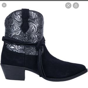 Dingo Shaft Valerie Round Toe Black boots DI8950